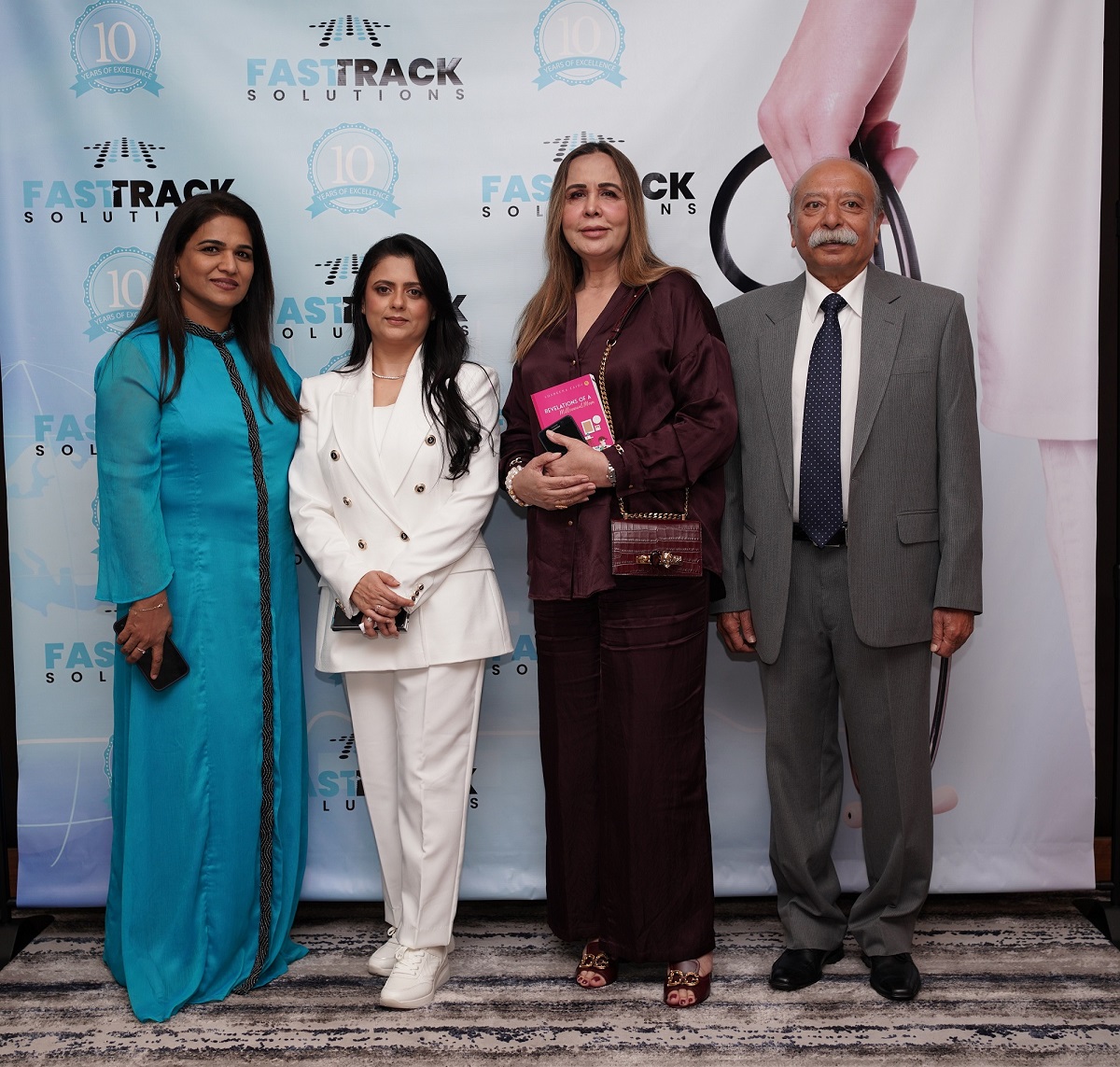 تقدم Fast Track Solutions 10 سنوات من التميز في قطاع الرعاية الصحية في الإمارات العربية المتحدة ، وتحتفل بحفل عشاء
