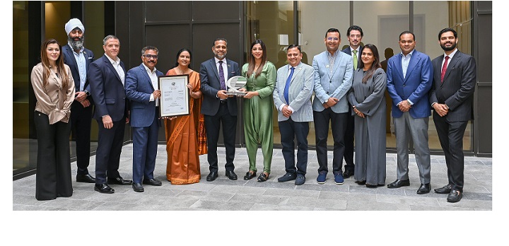 تم تكريم أستر دي إم للرعاية الصحية وصيدلية أستر بجوائز دبي لتميز الأعمال المرموقة